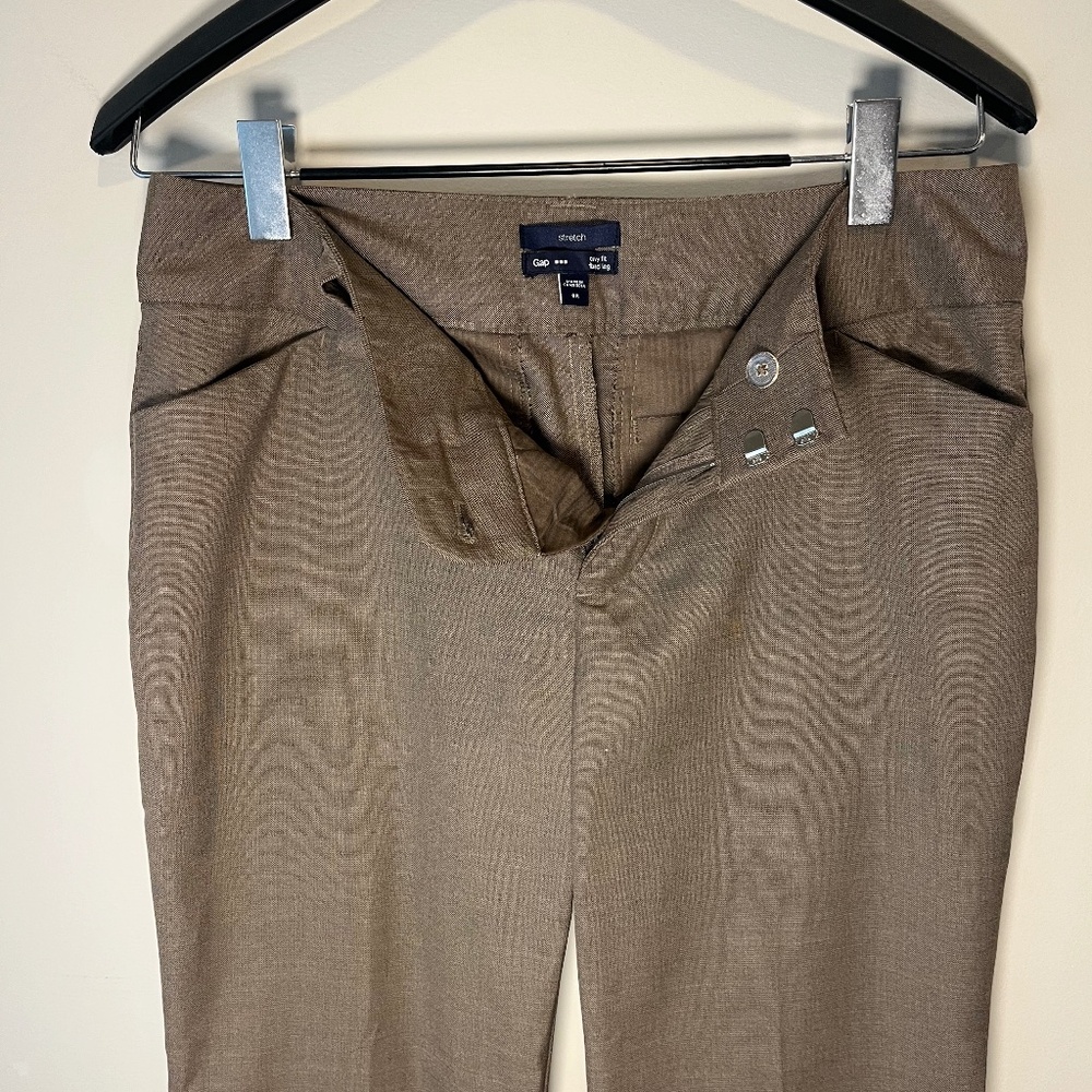 Gap size 8 curvy fit beige pants